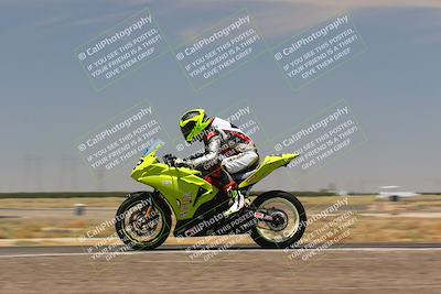 media/Jul-22-2022-TrackDaz (Fri) [[ca4971259a]]/Group B/130pm (Wheelie Bump)/
